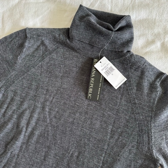 Banana republic gray turtleneck long sleeve sweater - Picture 4 of 7